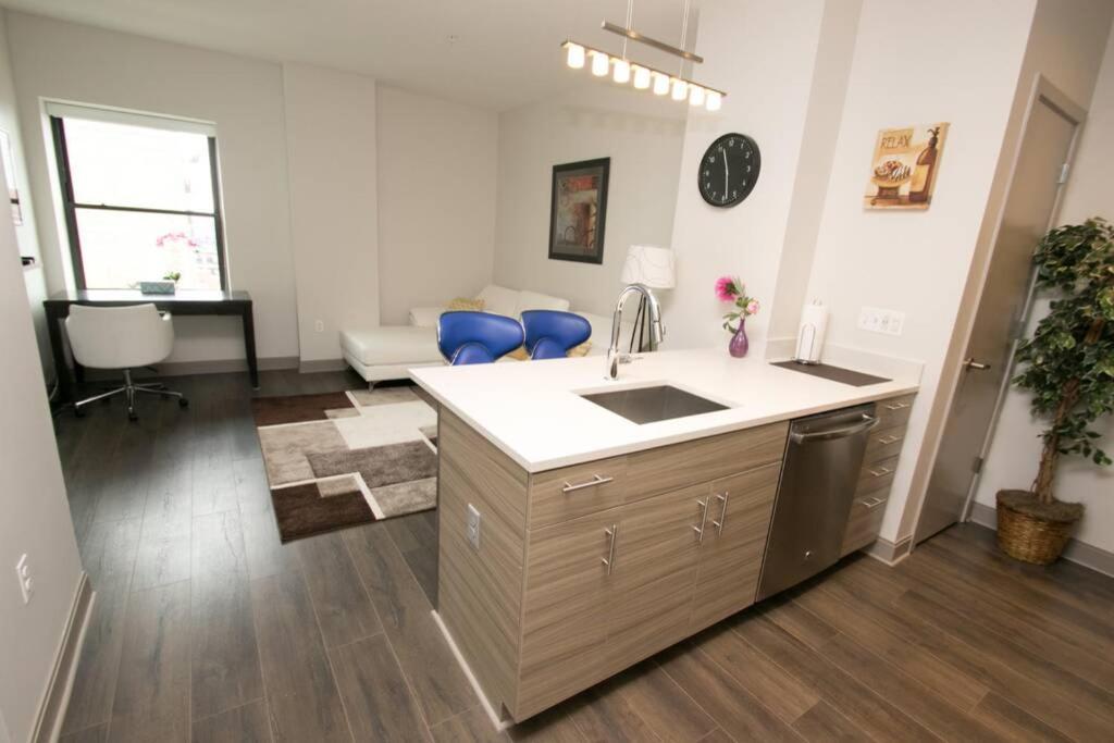 Ultra Modern New 1br 1ba By Rittenhouse Doorman!!! Apartment